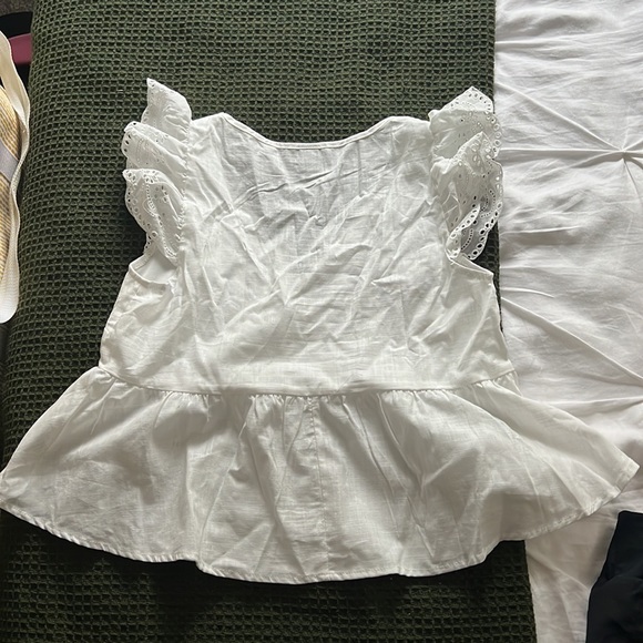 SHEIN Crop Top - Picture 2 of 2